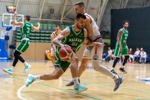 Балкан разби Академик в Пловдив