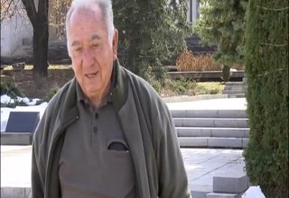 Христо Христов от Правец твърди, че има заслуга по книгата на Антон Дончев "Време разделно" да бъде заснет и игрален филм Скрийншот