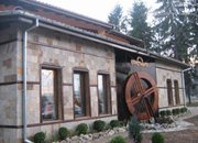 Кметът Георгиев и Камелия Ценева прерязаха лентата на комплекс “Камелиите”