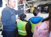Третокласници от Етрополе със занятие по защита при бедствия, аварии и пожари
