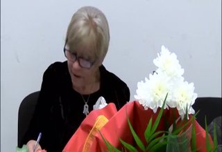Вчера бе премиерата на втората поетична книга на Стаменка Димитрова "Оголен нерв" Скрийншот