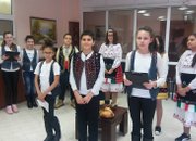 Ученици и студенти създадоха празнично настроение в Дом за възрастни хора „Д-р Адриян Атанасов”