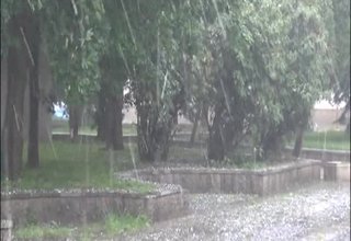 Почти 20 минути вчера над Ботевград валя градушка Скрийншот