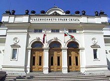 Гласуват третия вот на недоверие - образованието