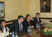 Министър Дянков бе посрещнат с хляб и сол в Ботевград