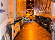Екипи на ОДМВР-София,  СДВР и ГДПБЗН оказват съдействие на мястото на верижната катастрофа в тунел „Витиня“