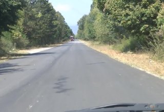 Месеци след като приключи ремонта на отсечката Ботевград-Врачеш, на пътя няма маркировка Скрийншот