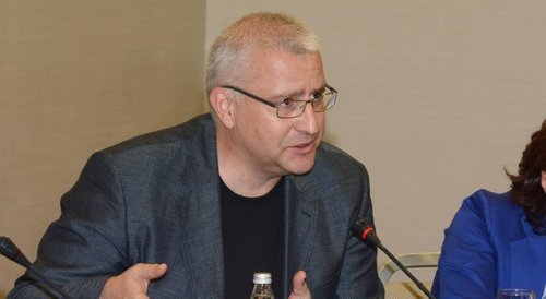 Евродепутат: ЕС трябва да инвестира в турските бежански лагери