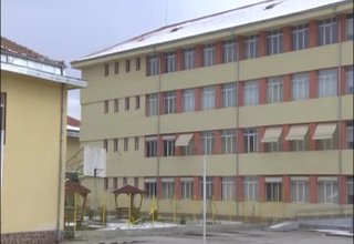 До есента в сградата на училище Васил Левски ще бъде оборудван Дневен център за деца с увреждания Скрийншот