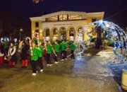 Грейнаха коледните светлини на елхата в Ботевград