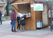 ЗА ПЪРВИ ПЪТ В ЕТРОПОЛЕ СИЯЕ КОЛЕДНО ГРАДЧЕ
