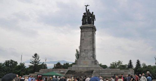 Политиците ни разцепени на русофили и еврофили за 9 май
