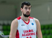 Тройка със сирената донесе щастлива победа на Лукойл Академик