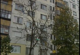36-годишна жена е в реанимация след като мъжът, с който живее, я пробол с нож в корема Скрийншот