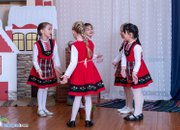 Януарските традиционни празници и именни дни празнуваха днес в ДГ „Славейче“