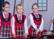 Януарските традиционни празници и именни дни празнуваха днес в ДГ „Славейче“