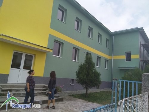 Продължава обновяването на детските градини в селата 