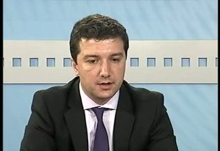 Драгомир Стойнев:"Бюджет 2011 година орязва всички социални заищти" Скрийншот