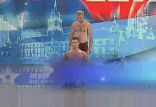 *Нeвероятно* Двама Гимнастици Правят Почти Невъзможни Движения Скрийншот