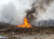 Горят автомобилни гуми в северната част на Ботевград