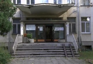 Медицинските сестри, които работят в детските градини и ясли в общината, са командировани в болницата Скрийншот