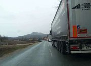 Един човек е пострадал при катастрофа между бус и ТИР на пътя Ботевград – Мездра в района на Новачене /допълнена/