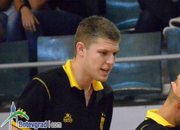 Везенков игра при трета победа на Арис този сезон