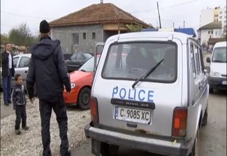 Четирима са задържани за разпространение на наркотици при полицейска операция днес Скрийншот