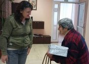 Ученици и студенти създадоха празнично настроение в Дом за възрастни хора „Д-р Адриян Атанасов”