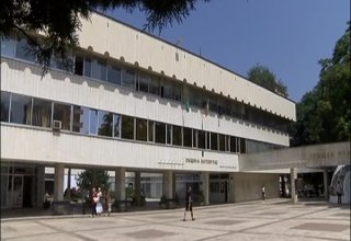 Сградата на общината в Ботевград ще бъде санирана за близо 2 милиона лева Скрийншот