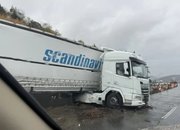 ТИР самокатастрофира след тунел „Витиня“, километрична опашка на АМ „Хемус“