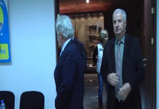 Днес един от най-дейните фенклубове на Гунди в България – този в Ботевград, осъществи една запомняща се среща. И то не с футболисти и деятели на Левски, а на ЦСКА Скрийншот
