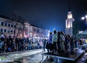 С коледна премяна засия централната част на Ботевград