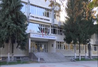 Учители са против намаляват часовете по чужд език в езиковите гимназии Скрийншот