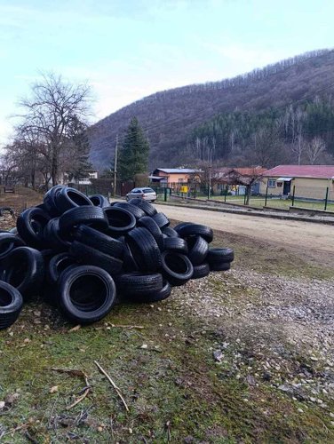 Нерегламентираното изгаряне на гуми и други отпадъци е забранено, напомнят от Общината във връзка с предстоящия празник Сирни заговезни 