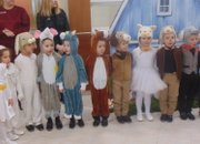 Деца от Детска градина “Звънче“ поднесоха празнична програма в Дома за възрастни хора “Д-р Адриян Атанасов“ 