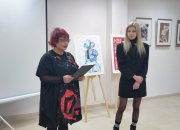 Младата художничка Снежина Димитрова представя 21 свои творби в първата си самостоятелна изложба в Ботевград