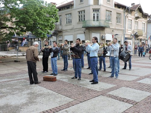 Етрополе отбеляза Деня на победата и Деня на Европа