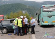 Автобус на Юнион Ивкони се блъсна в автомобил на Автомагистрали