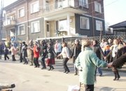 За поредна година обичаят „топене на пръстени” събра десетки ботевградчани
