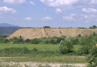 Фирмата, която ще строи скоростния път Ботевград-Мездра започва да купува земни маси, складирани в района на регионалното депо Скрийншот