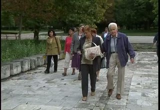 С цветя на мемориалния комплекс в парка соицалисти почетоха 9 септември Скрийншот