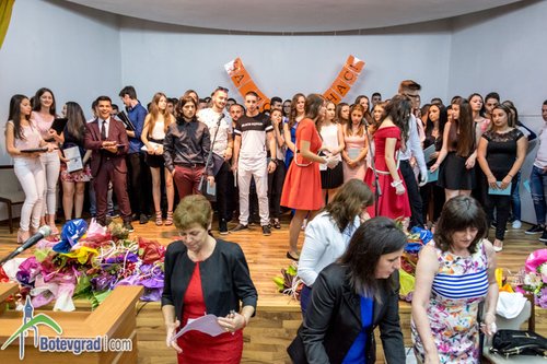 Връчиха дипломите на Випуск 2018 на ППМГ „Акад. проф. д-р Асен Златаров“