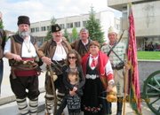 В тазгодишната възстановка в Панагюрище участваха и етрополци