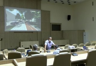 Днес се проведе обществено обсъждане на проекта на община Ботевград за уширавяне на пешеходната алея и и изграждане на велоалея по булевард България Скрийншот