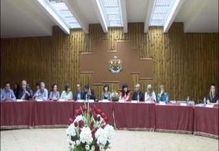 Срещата между училищата и бизнеса в Ботевград Скрийншот
