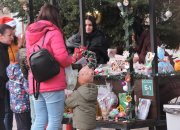 ЗА ПЪРВИ ПЪТ В ЕТРОПОЛЕ СИЯЕ КОЛЕДНО ГРАДЧЕ