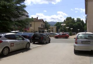 От утре започва полагането на маркировка за синя зона в центъра на Ботевград Скрийншот