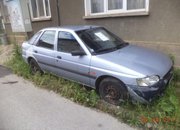 Премахват спрени от движение автомобили от зелените площи в Ботевград