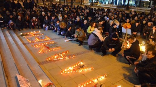 Варненци трупат грамада от камъни пред Общината